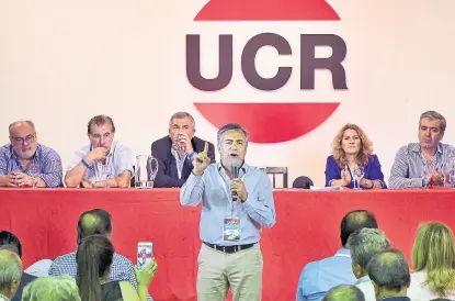  ?? C. lagos / télam ?? Cornejo habló ayer ante los representa­ntes de la UCR