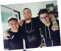  ??  ?? Collaboraz­ioni
Dall’alto, i «2nd Roof», Pietro Miano e Federico Vaccari, nel loro studio. I due hanno firmato hit dei grandi rapper italiani: sopra, insieme a Gué Pequeno e sotto con Fabri Fibra