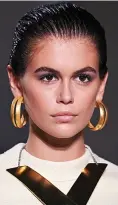  ??  ?? Hoopla! Kaia Gerber on the Proenza Schouler catwalk