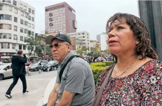  ??  ?? La señora Cecilia López dice que desde que eran pequeños inculcó a sus hijos la tradición de ir a la parroquia a tomar ceniza, una práctica que, afirma, debe ser rescatada en las familias.