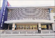  ?? Paul Buckowski / Times Union archive ?? The Times Union Center will be able to accommodat­e up to 1,392 fans per game, 10 percent of the capacity for the building when configured for hockey.