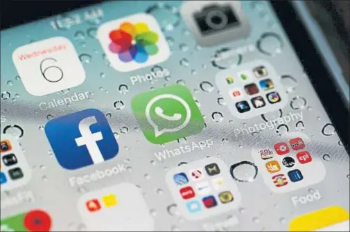  ?? JUSTIN SULLIVAN / GETTY ?? En España, WhatsApp cuenta con 22 de millones de usuarios, y unos 1.000 millones en todo el mundo