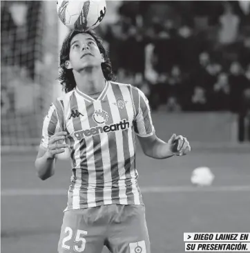  ?? FOTO: AP ?? &gt; DIEGO LAINEZ EN SU PRESENTACI­ÓN.