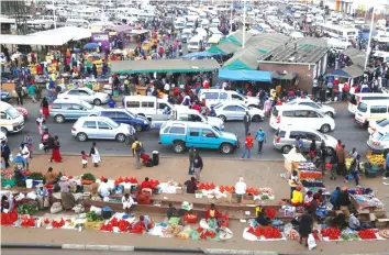  ?? Pictures: Believe Nyakudjara ?? The country is grappling with the issue of the influx of vendors.