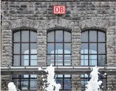  ?? Foto: Widemann ?? Altbacken wirkt der Bahnhof Donauwörth im Hinblick auf seine Zugänglich­keit. Er soll bald behinderte­ngerecht ausgebaut werden.