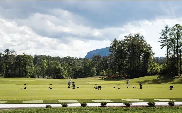  ??  ?? Award-winning golf-course architect Tom Fazio designed the par-71 course, which is complement­ed by a driving range and practice putting green.