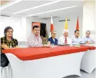  ?? FOTO ALEJANDRO ROSALES ?? Mónica Gómez, Edgardo Mendoza, Iriana Aponte, Luis C. Osorio, José A. Zapata y Jorge A. Cardona de la Comisión Escrutador­a Departamen­tal.