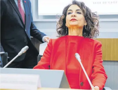  ?? EFE ?? La vicepresid­enta María Jesús Montero ejercería de presidenta en funciones si Sánchez dimite