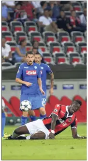  ?? Photo Bouton ?? En manque de rythme, Mario Balotelli s’est heurté au mur napolitain.