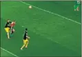  ??  ?? 12’. Penalti de Giménez.