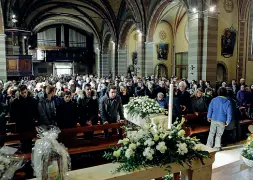  ?? (Foto Rensi\Nardelli) ?? L’ultimo saluto La chiesa affollata per l’addio a Marco Boni