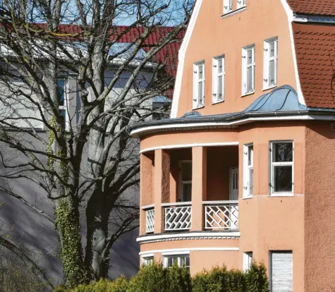  ?? Foto: Ulrich Wagner ?? Die Initiative Bismarckvi­ertel zieht ihre Kritik zum Umgang mit Grün neben der „roten Villa“im Thelottvie­rtel zurück.