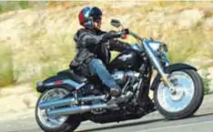  ?? | HARLEY-DAVIDSON ?? Softail Fat Boy, fortaleza y gran llanta trasera; para conductore­s experiment­ados.