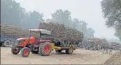  ?? HT PHOTO ?? Protesting farmers stopped the sugarcane supply to the Kaithal cooperativ­e sugar mill on Tuesday. They were demanding a hike in sugarcane advisory prices.