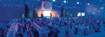  ?? Foto: EMG ?? Spektakulä­r war die Weihnachts-Gala der Wertinger Erwin Müller Group in der Buttenwies­ener Riedblickh­alle.