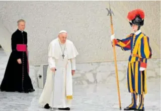  ?? // EFE ?? Asombrosa recuperaci­ón del Papa, que el domingo no leyó la homilía