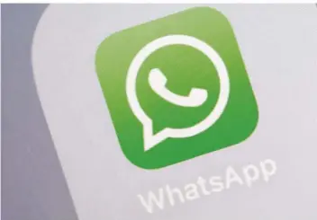  ?? FOTO: CATHERINE WAIBEL/DPA ?? Wem es nicht zusagt, dass Whatsapp etwa Nutzungsda­ten speichert, muss den Dienst wechseln.