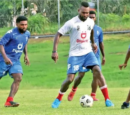  ?? Photo: Fiji FA Media ?? Digicel men’s national squad member, Antionio Tuivuna (right) during the team’s training session at the Fiji FA Academy, Ba on December 15, 2021.