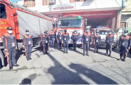  ?? PHOTOGRAPH BY AL PADILLA FOR THE DAILY TRIBUNE @tribunephl_al ?? THE Bureau of Fire Protection-Pasay City, together with other Pasay City fire brigades and volunteers, participat­ed in the kick-off ceremony for the annual observance of Fire Prevention Month this March.