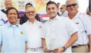  ?? JUN MENDOZA ?? Photo shows (from left) Vice President Jejomar Binay pose with POC president Jose Cojuangco Jr., Milo sports executive Robie De Vera and PSC chair Richie Garcia during the Olympic Day celebratio­n at the University of Makati.