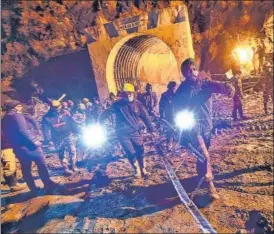  ?? PTI ?? Rescue operations underway at Tapovan tunnel in Uttarakhan­d’s Chamoli on Tuesday