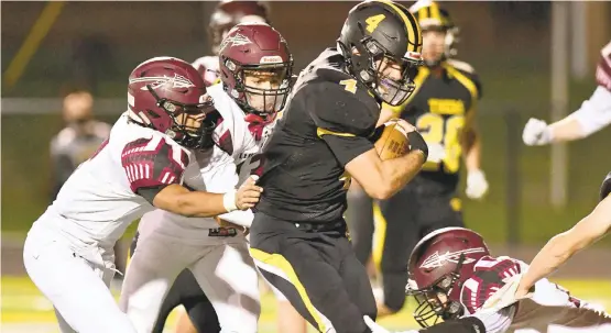  ?? RICKKINTZE­L|THE MORNING CALL ?? Lehighton takes on Northweste­rn Lehigh in a District 11 Class 4A quarterfin­al last Friday at Northweste­rn Lehigh.