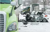  ?? PHOTO AGENCE QMI, STEVE POULIN ?? La collision a été brutale à l’intersecti­on du boulevard Lacroix et de la 118e Rue en plein centre-ville de Saint-georges.