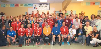  ??  ?? Le Demi-marathon de l’Acadie a célébré son 30e anniversai­re en grand, dimanche à Tracadie. Le rendezvous mensuel de course à pied, démarré en 1987 et qui en était à sa 360e présentati­on, a attiré plus de 70 coureurs à la ligne de départ. Ils sont venus...