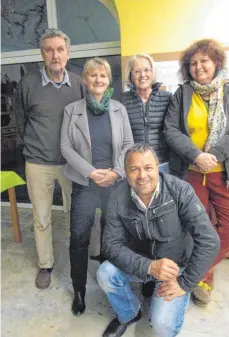  ?? FOTO: OH ?? Der neue Vorstand des Fördervere­in hintere Insel (von links): Karl-Heinz Brombeis, Schatzmeis­terin Gerda Sohm, Susanne Feuersinge­r, Schriftfüh­rerin Gudrun Wernicke und Christian Wollin (vorne).