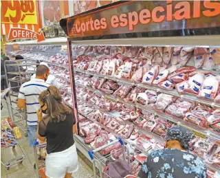 ?? GILVAN DE SOUZA ?? Carnes está na lista dos produtos que ficaram mais caros nas prateleira­s dos supermerca­dos no Rio