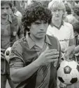  ?? Foto: Witters ?? Maradona mit dem FC Barcelona am Be‰ ginn seiner Karriere.