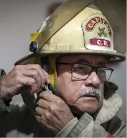  ?? ALONSO TENORIO. ?? El capitán Rafael Molina, es un bombero con mas de 20 años de pensionado, vecino de Pavas.
