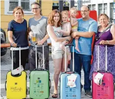  ??  ?? Die Teams um Anka Jung (gelb), Dennis Wendel (grün), Familie Schmiderer (blau) und Margit Seifert (lila) wurden zum Kofferpack­en geschickt.