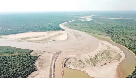  ??  ?? El “canal Meyer” como se veía en el mes de noviembre de 2019. Es la zona del canal paraguayo, que esta vez ha funcionado bien.