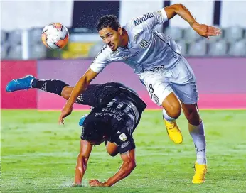  ??  ?? Lucas Veríssimo admite mesmo deixar de treinar e jogar pelo Santos