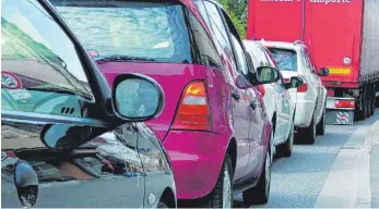  ?? FOTO: ARCHIV/OH ?? Ein erhebliche­r Teil des Verkehrsau­fkommens in Tuttlingen sei hausgemach­t, sagt Verkehrsex­perte Monheim.