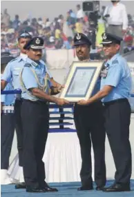  ??  ?? CAS HONOURING THE AWARDEES ON 84TH AIR FORCE DAY