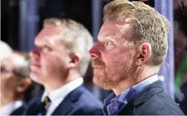  ?? Bild: Michael Erichsen ?? daniel alfredsson under ceremonin i scandinavi­um den 28 december, då han blev invald i svensk hockeys Hall of Fame.