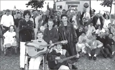  ??  ?? The group Texas meet fans in Ashcraig School in Castlemilk in1990