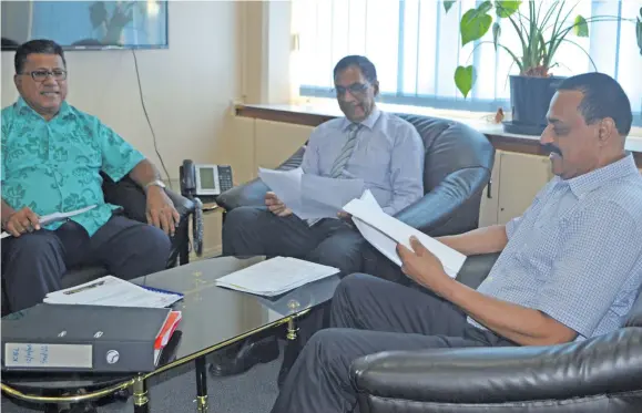  ??  ?? Land Transport Authority Board chairperso­n Vijay Maharaj (middle) with other LTA Board members.