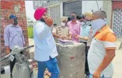  ?? GURPREET SINGH/HT ?? Police at the crime spot in Ludhiana on Monday.
