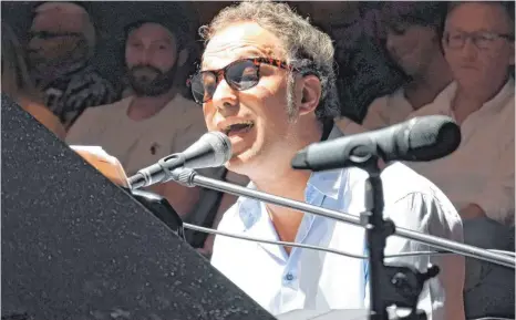  ?? ARCHIVFOTO: OTTO SCHÖLLHORN ?? Murat Parlak bei einem seiner Auftritte in der Leutkirche­r Festhalle.