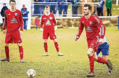  ?? Foto: Dirk Dittrich ?? Abwehrchef Nils Rötting und seine Sömmerdaer können nach gutem Rückrunden­start morgen gegen Tabellenfü­hrer Bad Langensalz­a befreit aufspielen – und mit einem Punktgewin­n Erfurt Nord zur Spitze verhelfen.