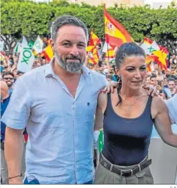  ?? D. A. ?? Santiago Abascal y Macarena Olona durante un acto en El Ejido.