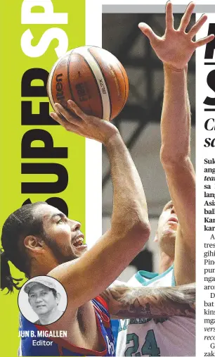  ?? / AP ?? ■ POWER PLAY: Si Christian Standhardi­nger (wala) sa Pilipinas nga milusot bisan pa man sa depensa sa Kazakhstan atol sa men’s basketball game sa 18th Asian Games sa Jakarta, Indonesia kagahapon