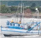 ?? Picture / Greymouth Star ?? The Wendy J sank in Smoothwate­r Bay in south Westland on Thursday night.