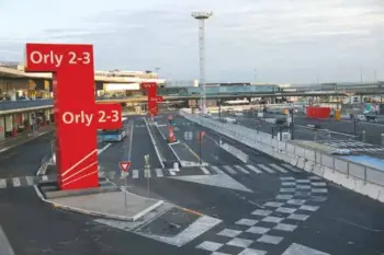  ?? VNA Photo
AFP/ ?? Deserted scene at Orly airport on the outskirts of Paris, France, due to a strike on Thursday.