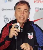  ??  ?? Bruce Arena Técnico que debuta Gana “Fue impresiona­nte como salimos en la segunda Mitad” palabras del Técnico