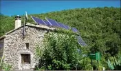  ?? (Photo d’illustrati­on Unsplash) ?? « Dans la plupart des pays, le solaire photovolta­ïque est désormais la source d’énergie la moins chère », souligne l’organisati­on.