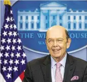  ??  ?? Dubiose Steuerspar­modelle: Die Queen und USHandelsm­inister Wilbur Ross (o.) sind betroffen.